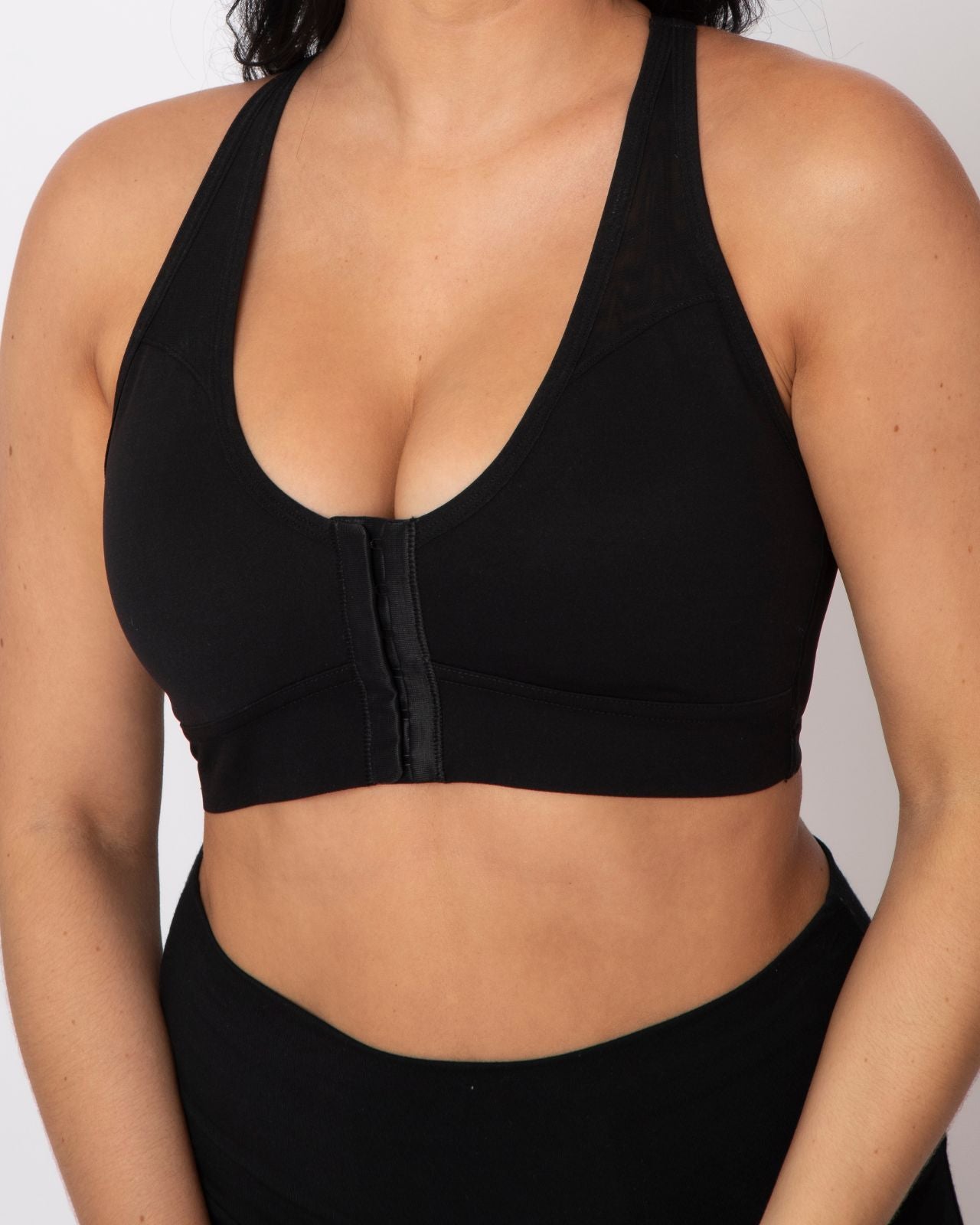 Armona Ladies Front Fastening Velcro Bra Black Size 44 : :  Clothing, Shoes & Accessories
