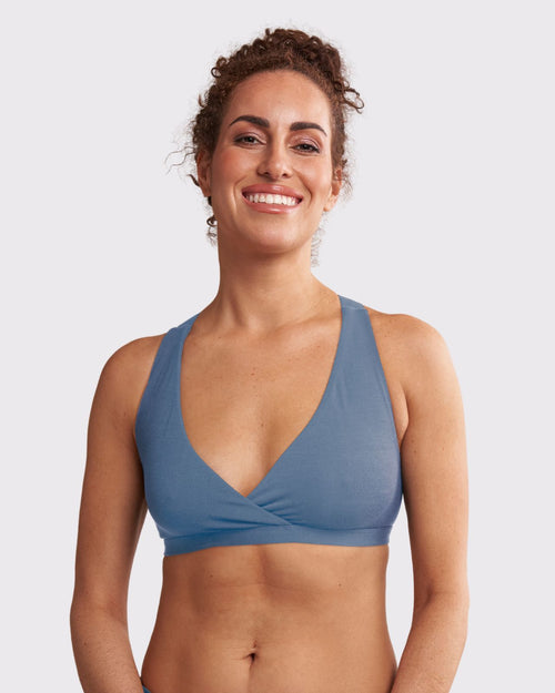 Black / Unilateral  & pocketed pullover lounge modal bra on unilateral model front view