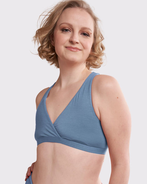 Black / Unilateral  & pocketed pullover lounge modal bra on unilateral model front view